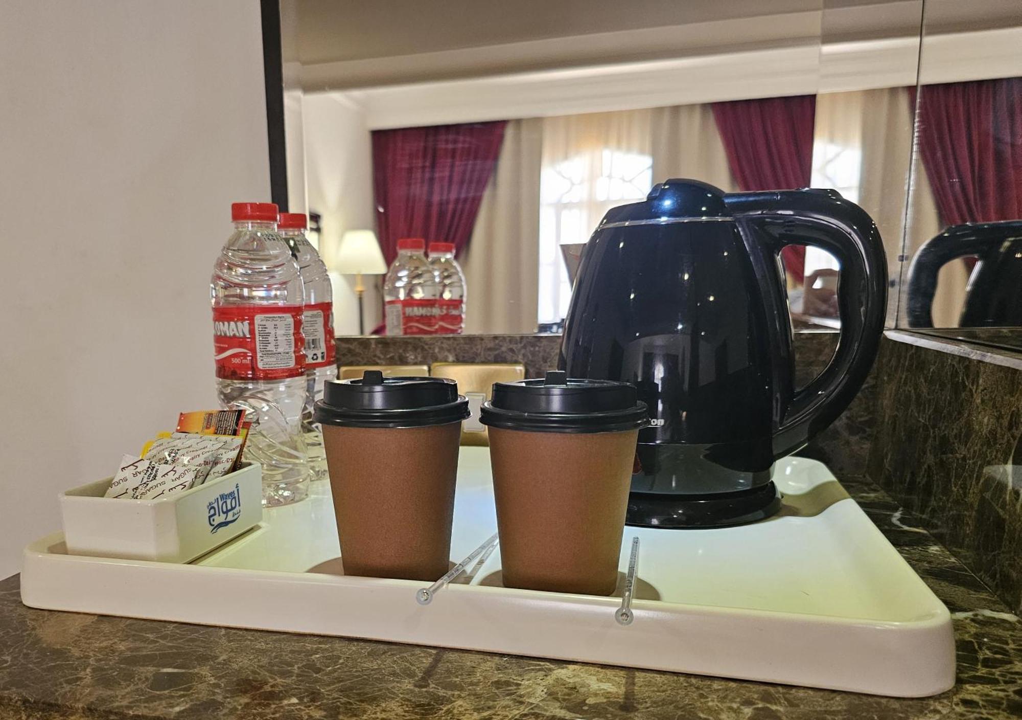 波浪国际酒店 马斯喀特 外观 照片